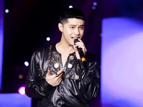 Noo Phước Thịnh khiến fans `phát sốt` khi cover bản hit `xé lòng` của Hòa Minzy